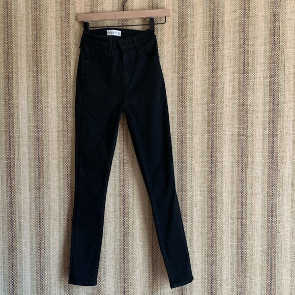Abercrombie & Fitch The Super Skinny High Rise Jeans size 00 Black Pants - Picture 1 of 3